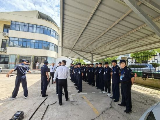 筑牢校园安全防线，守护师生平安校园 (4).jpg