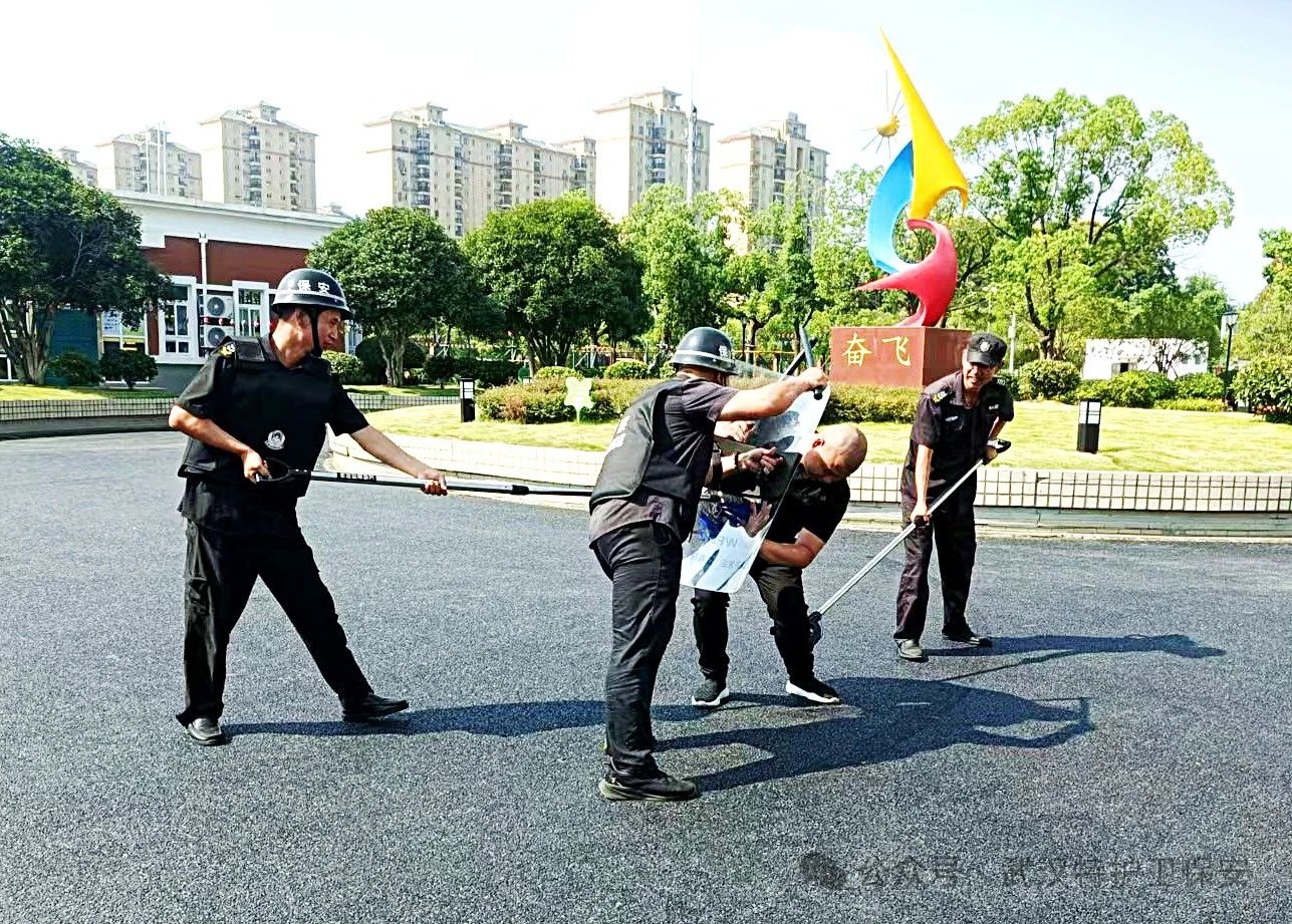 【特护卫保安】特护卫护航新学季，筑牢校园安全防线 3.jpg