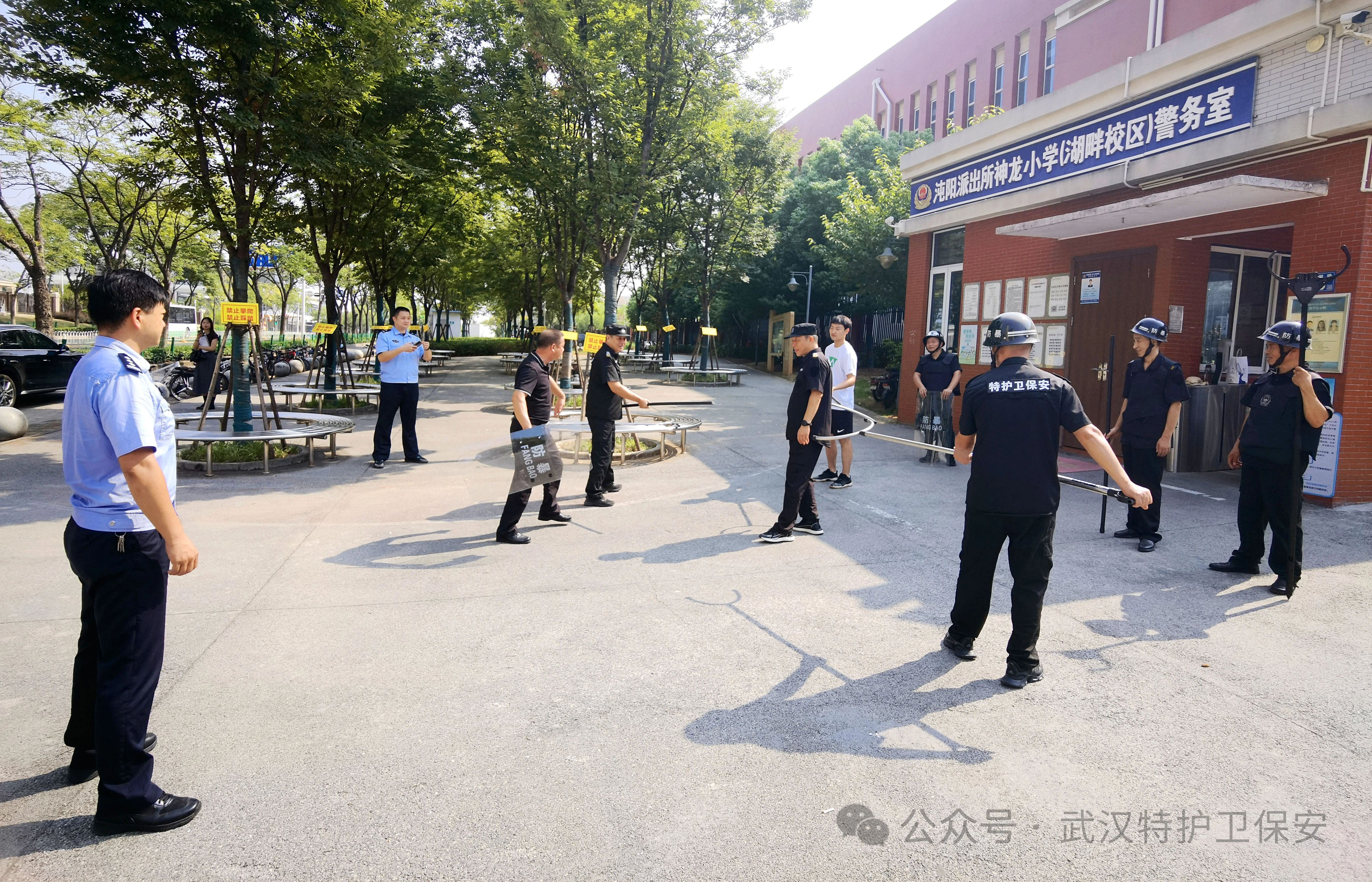 【特护卫保安】特护卫护航新学季，筑牢校园安全防线 2.jpg