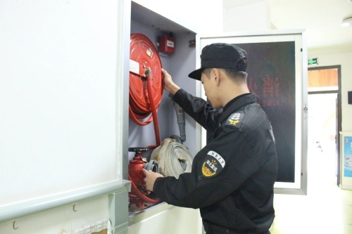 【 湖北震远】国庆我在岗,守护平安不“打烊” 3.jpg