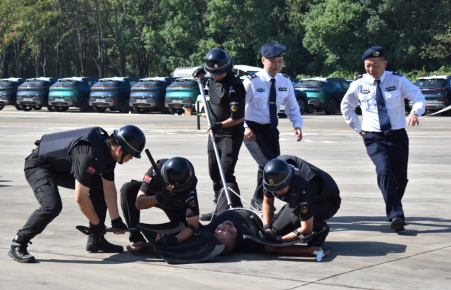 【武汉同宁】同宁保安十二载 警保联动展风采 7.png