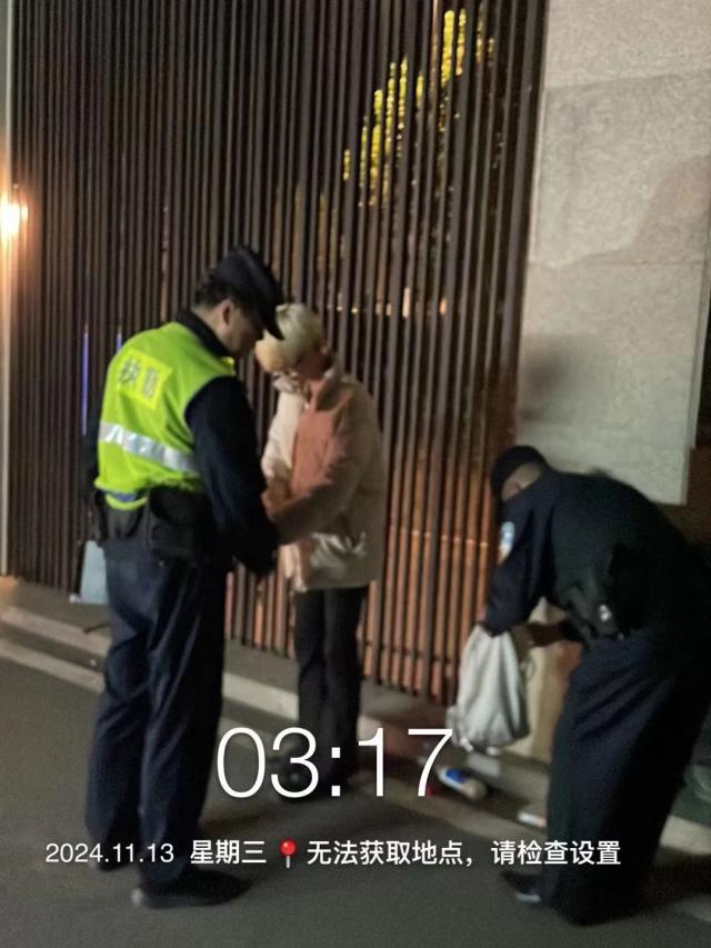 【武汉昌安】警保联动 武汉昌安保安服务公司驻时代花园保安队成功协助公安机关抓获二名犯罪嫌疑人(1).jpg