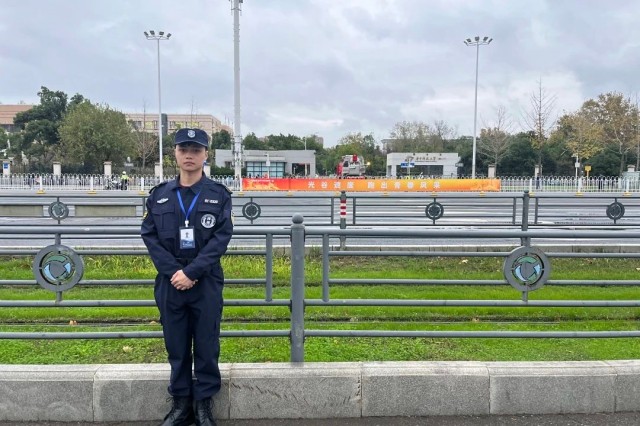 【捍御保安】你奔跑,我护航——武汉捍御保安服务有限公司圆满完成2024光谷马拉松安保任务 5.jpg