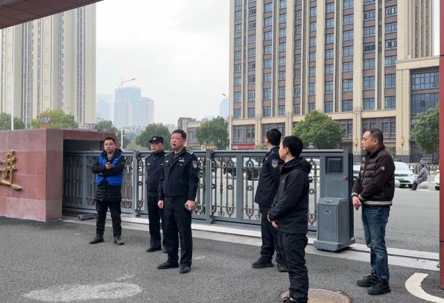 【湖北震远】警保联动 三方演练 携手筑牢校园安全壁垒 1.jpg