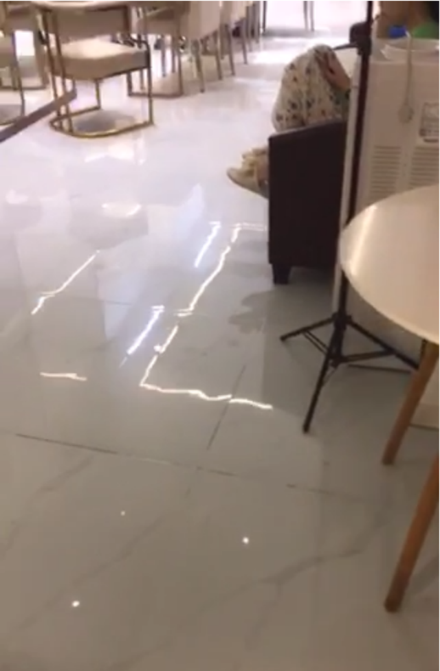 图片 1 商铺积水现场.png