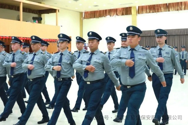 【武汉恒昌盛】市监办领导+特训专家一线指导，武汉恒昌盛“队列示范兵”队伍攻坚特训引入“双四一”责任新机制 8.jpg