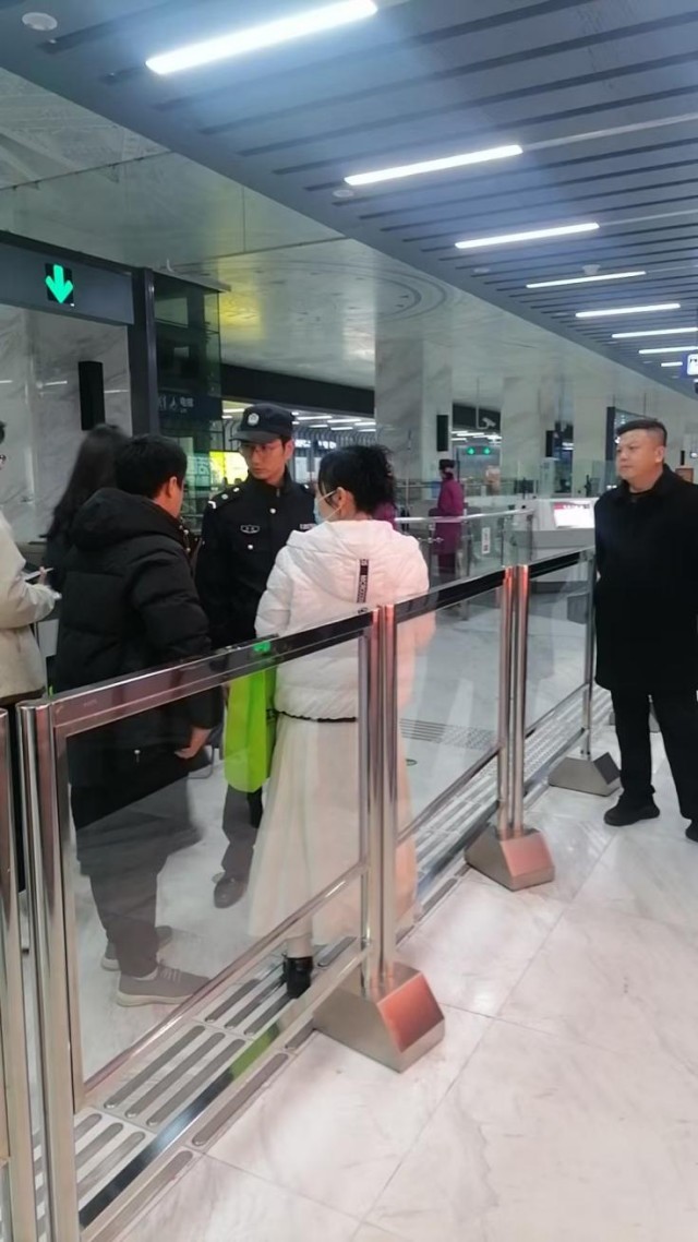 图片 35.jpg 图片 35.jpg