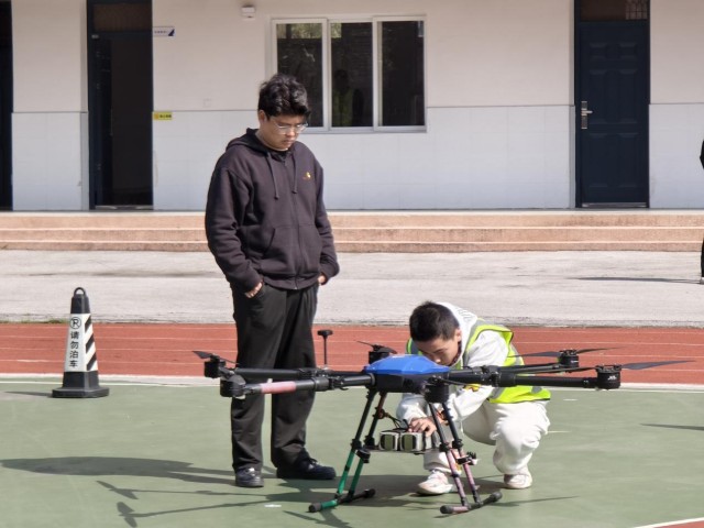 图片 1.jpg 图片 1.jpg